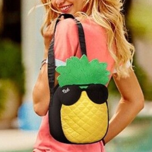 PINK Victoria's Secret Accessories - Pink vs pineapple cooler
